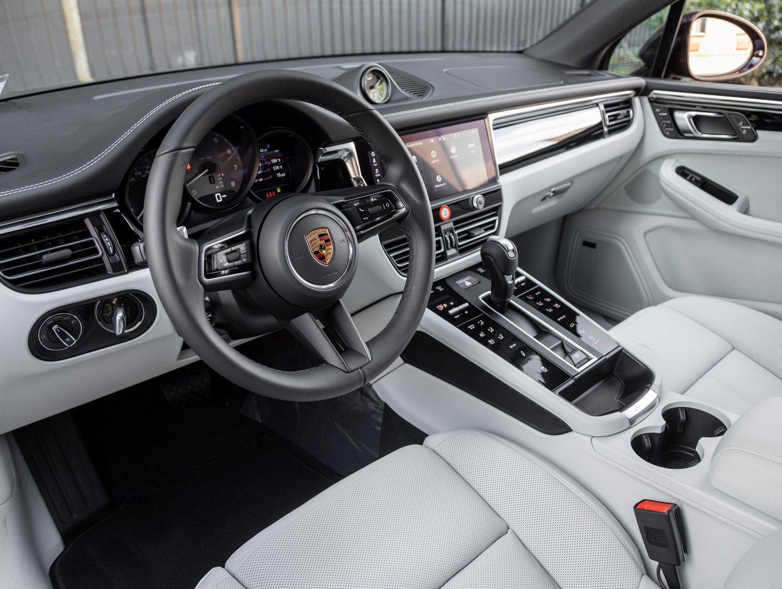 Certified 2026 Porsche Macan S AWD/4WD image 4