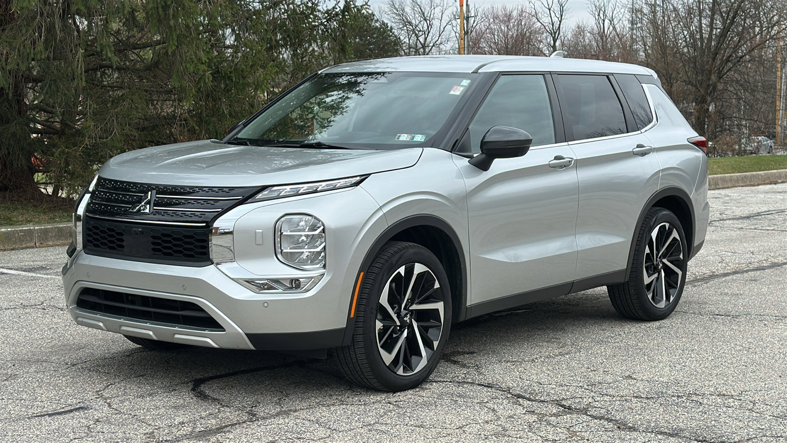 Used 2022 Mitsubishi Outlander SE video 2