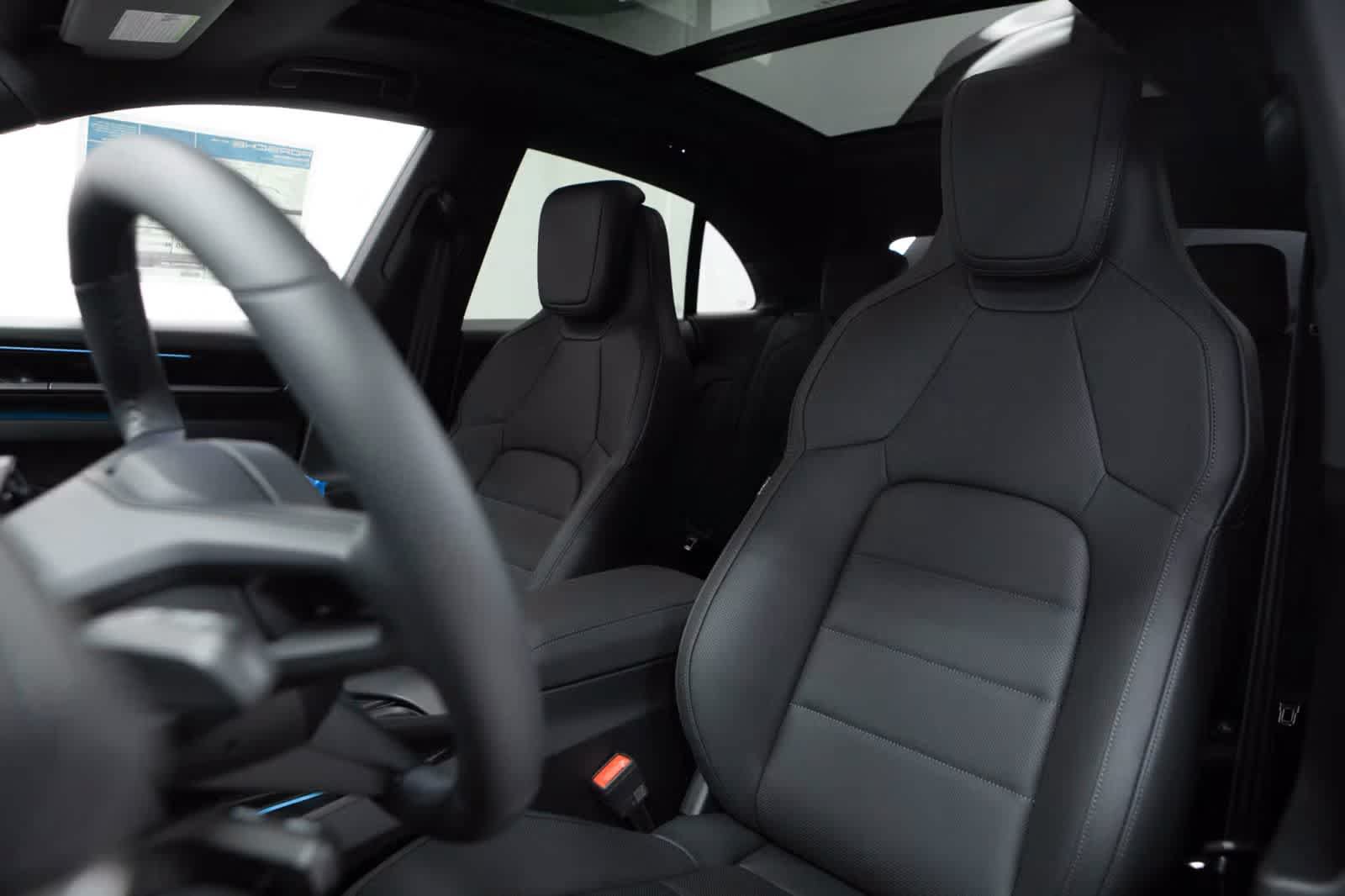 Certified 2026 Porsche Macan 4S Electric AWD/4WD image 5
