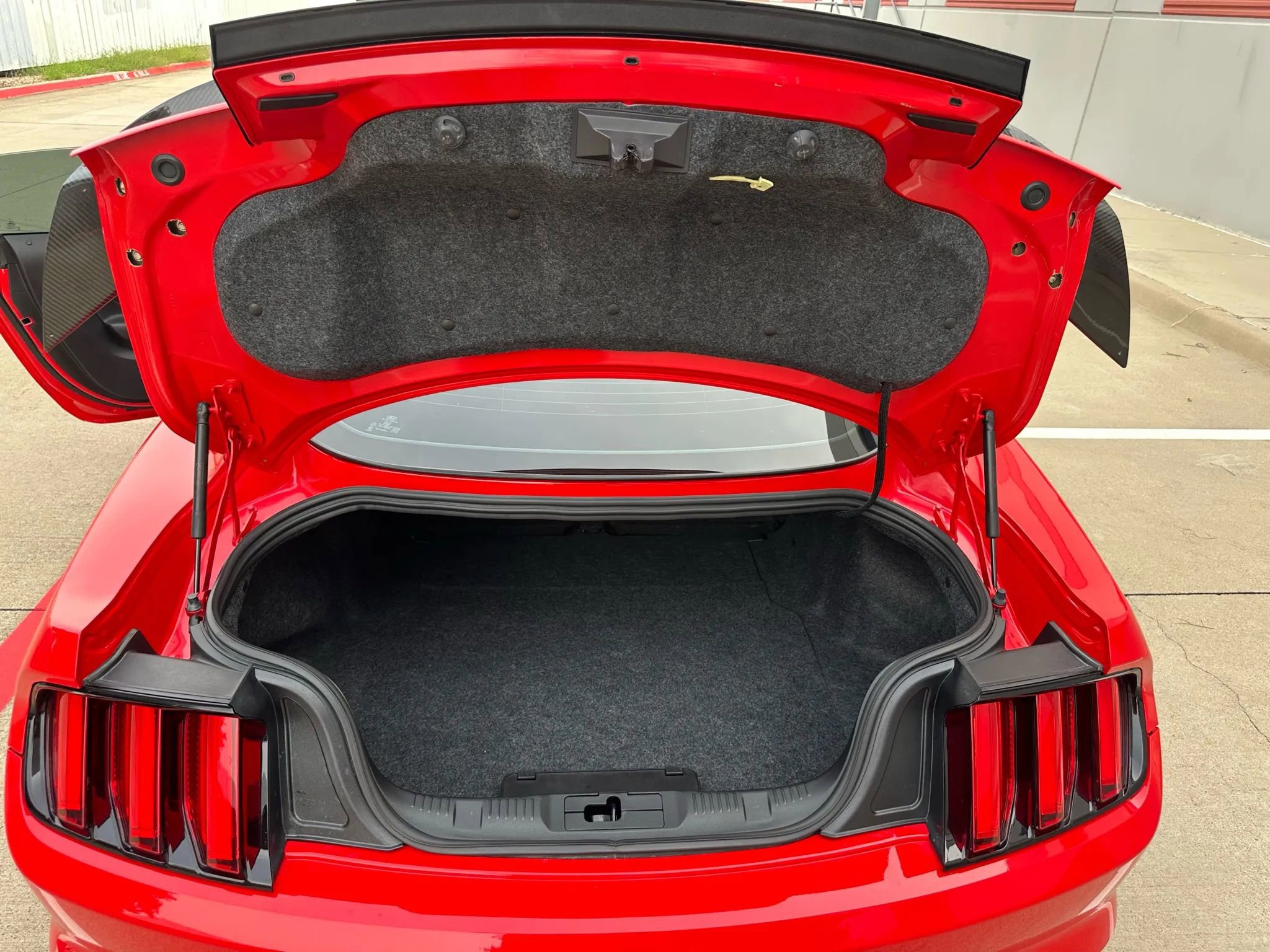 Used 2016 Ford Mustang Shelby GT350 w/ Technology Package image 19