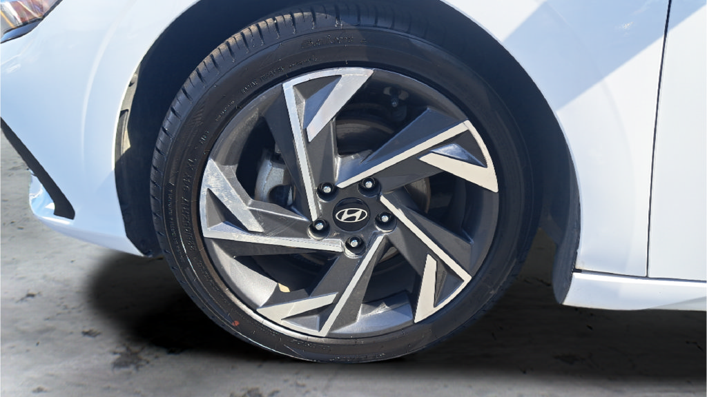 Used 2024 Hyundai Elantra Limited FWD image 40