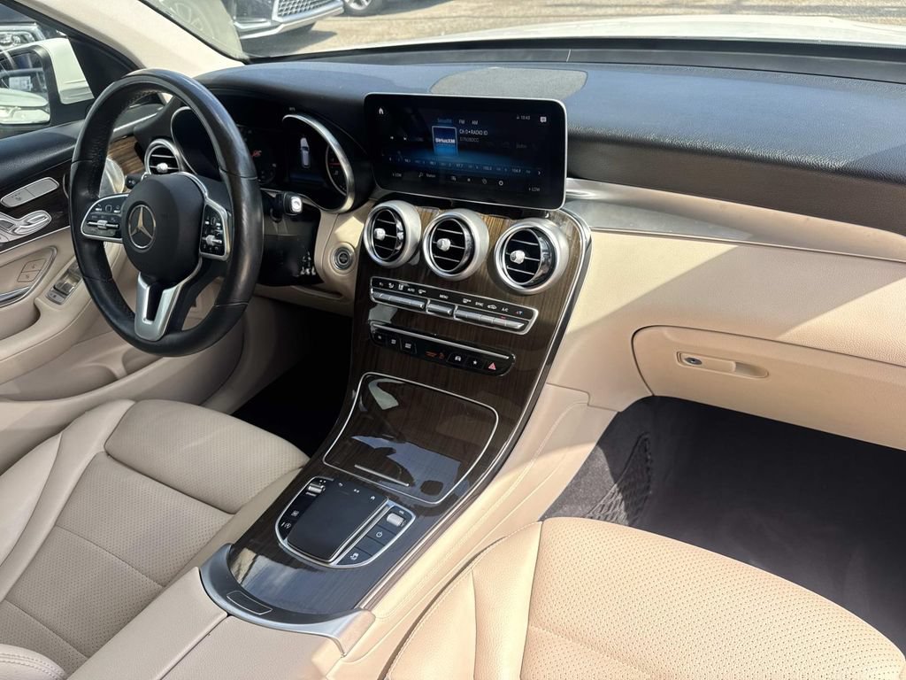 Used 2020 Mercedes-Benz GLC 300 4MATIC w/ Multimedia Package image 15