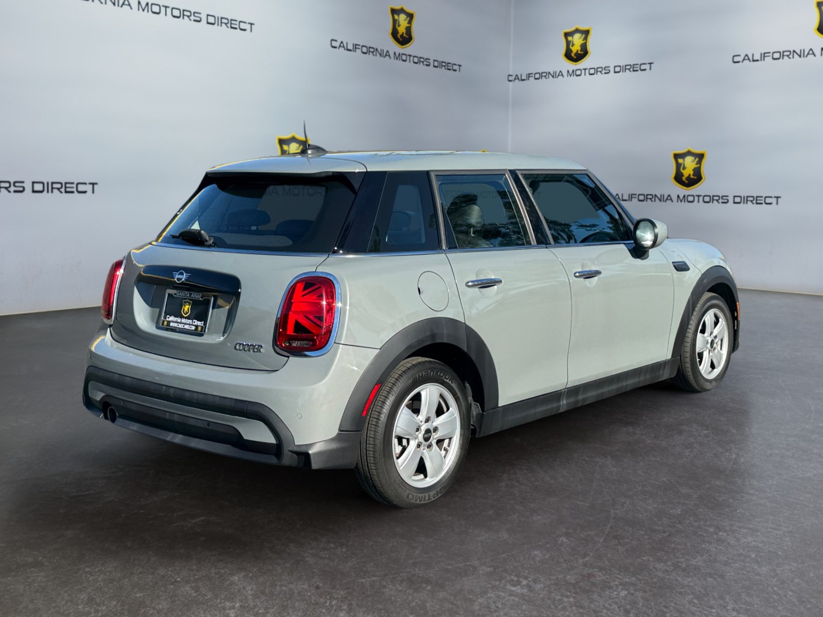 Used 2022 MINI Cooper 4-Door Hardtop FWD image 5