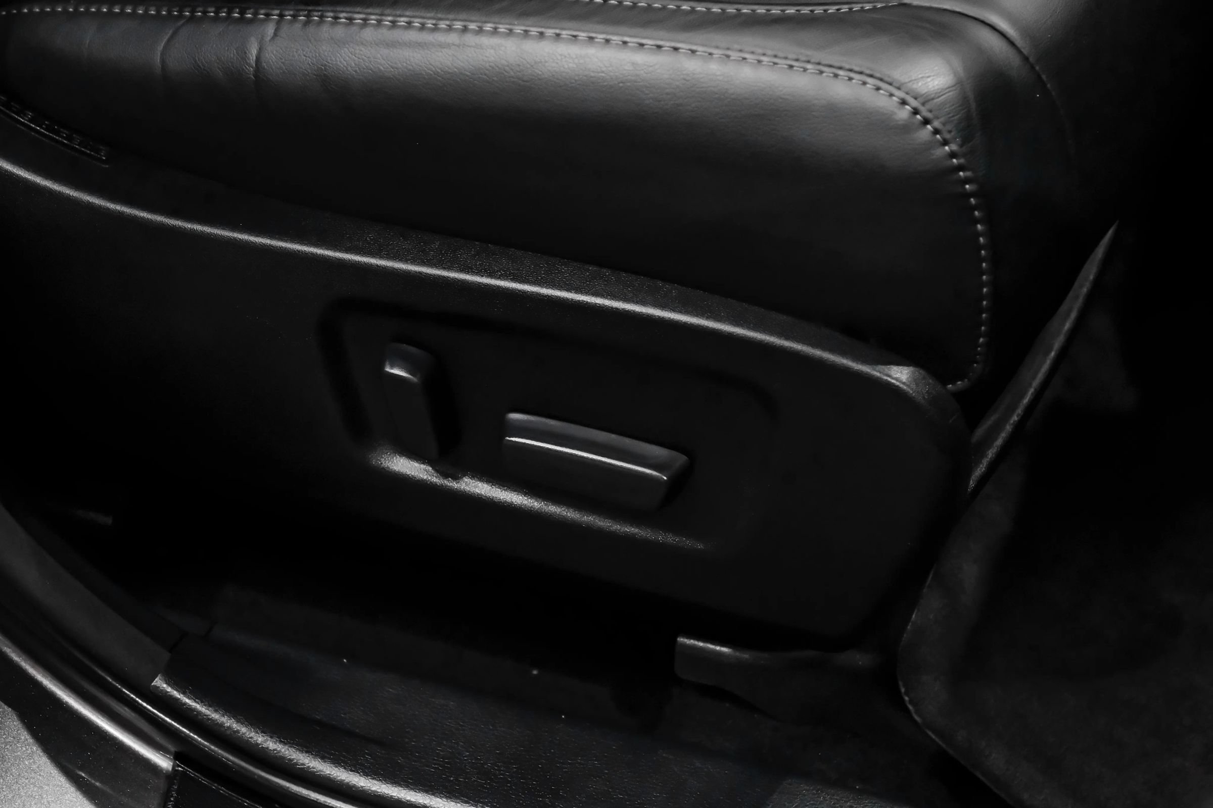 Used 2018 Toyota Highlander XLE FWD image 35