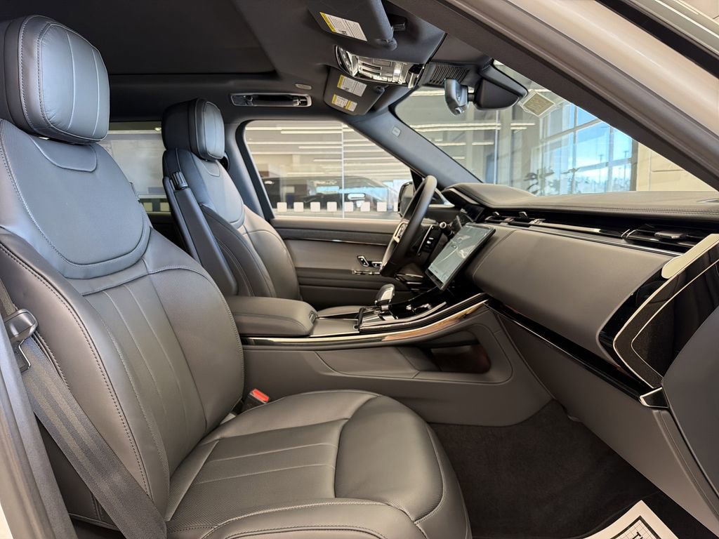 New 2026 Land Rover Range Rover Sport Dynamic SE image 16
