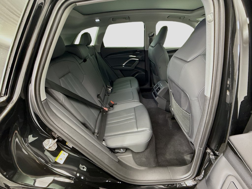 Used 2025 Audi Q5 Premium Plus w/ Premium Plus AWD/4WD image 21