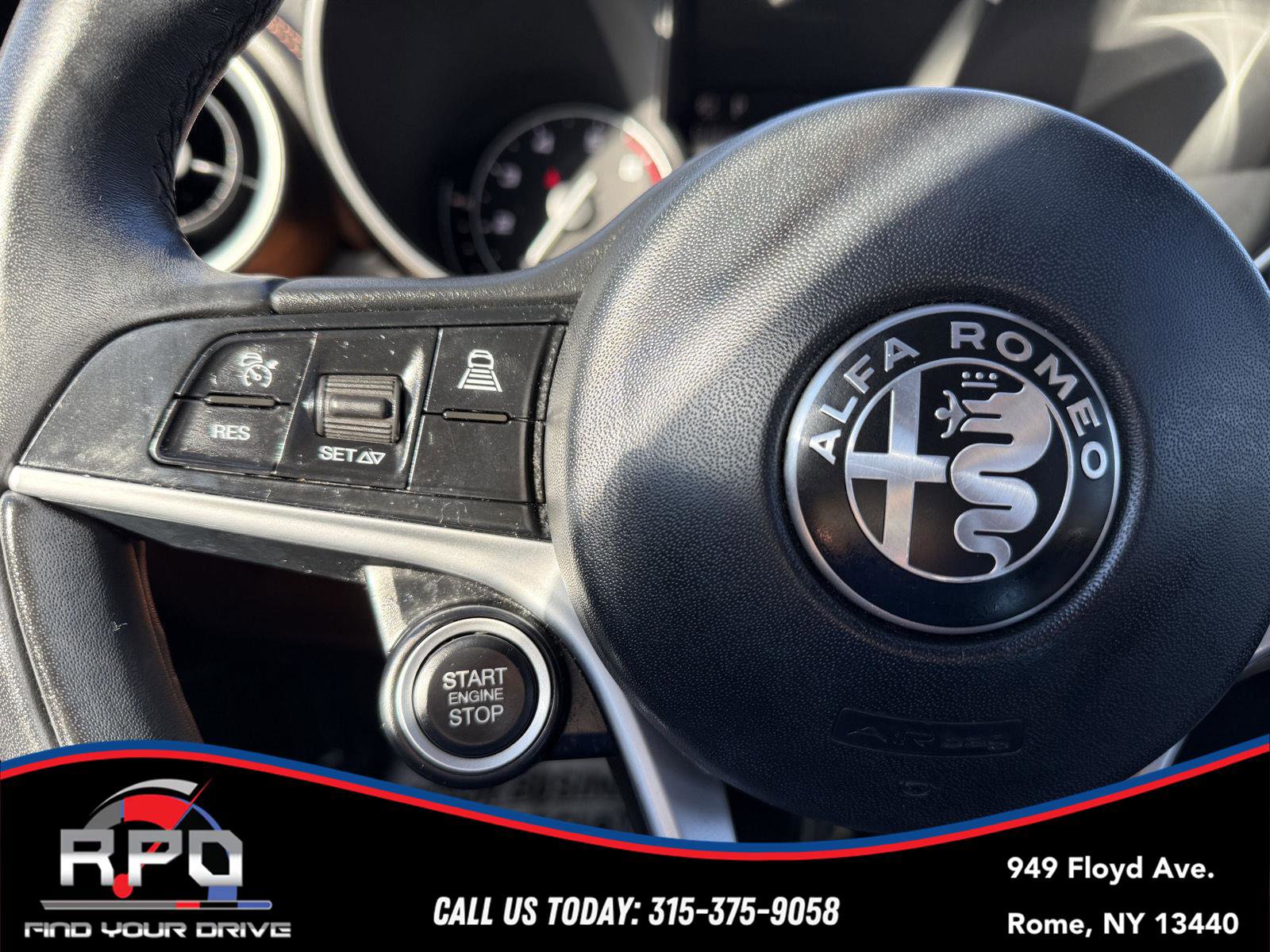 Used 2019 Alfa Romeo Giulia Ti w/ Quick Order Package 22X Lusso image 25