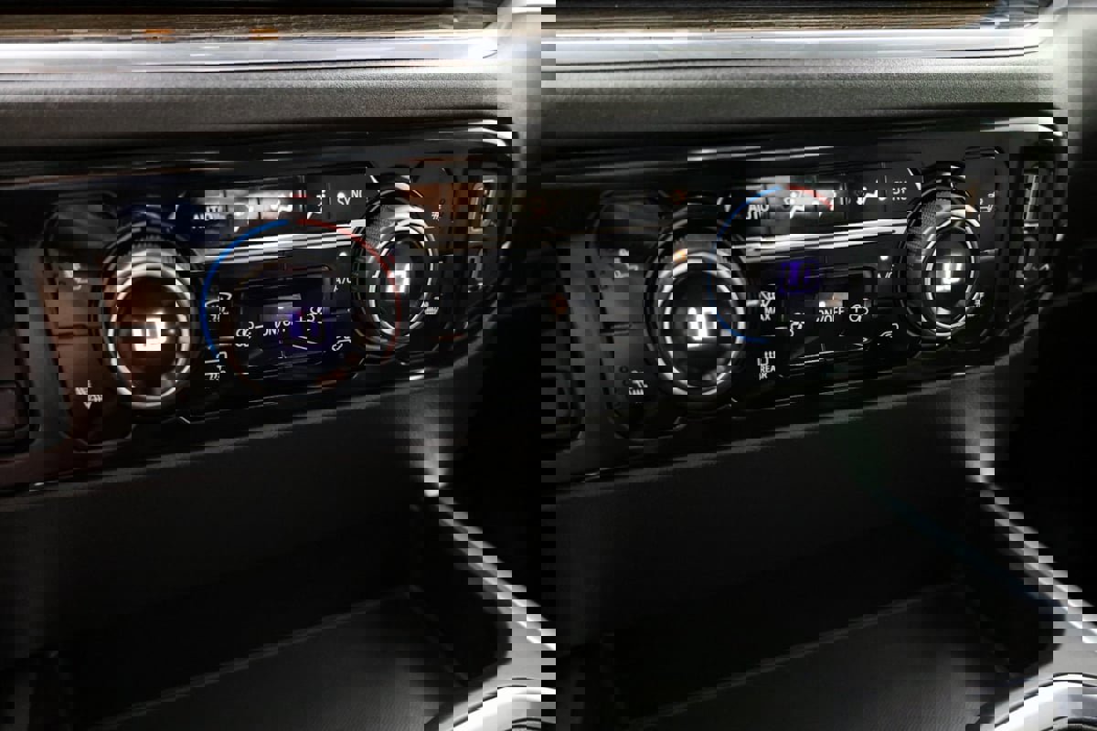 Used 2024 Chevrolet Silverado 1500 RST w/ All Star Edition Plus image 27