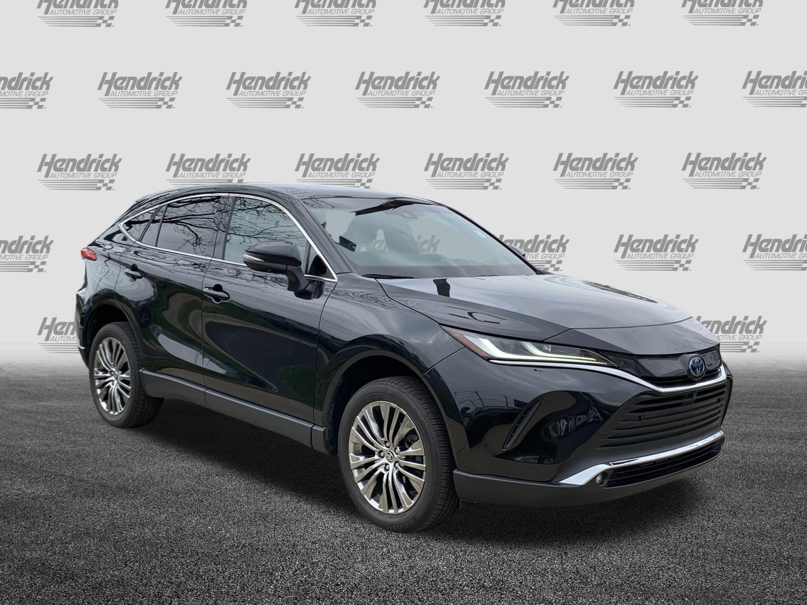 Used 2024 Toyota Venza Limited image 2