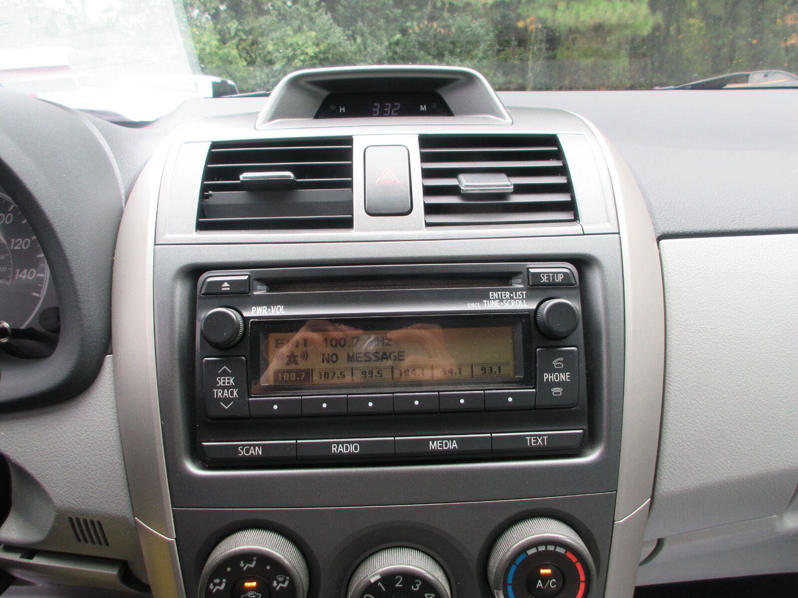 Used 2012 Toyota Corolla LE w/ Premium Pkg FWD image 12