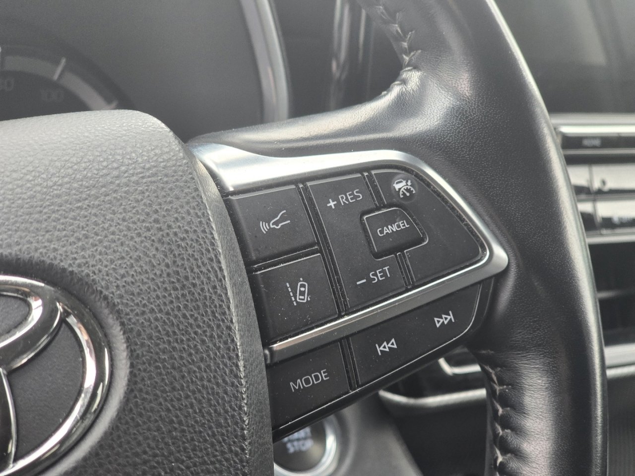 Used 2021 Toyota Highlander Platinum image 22