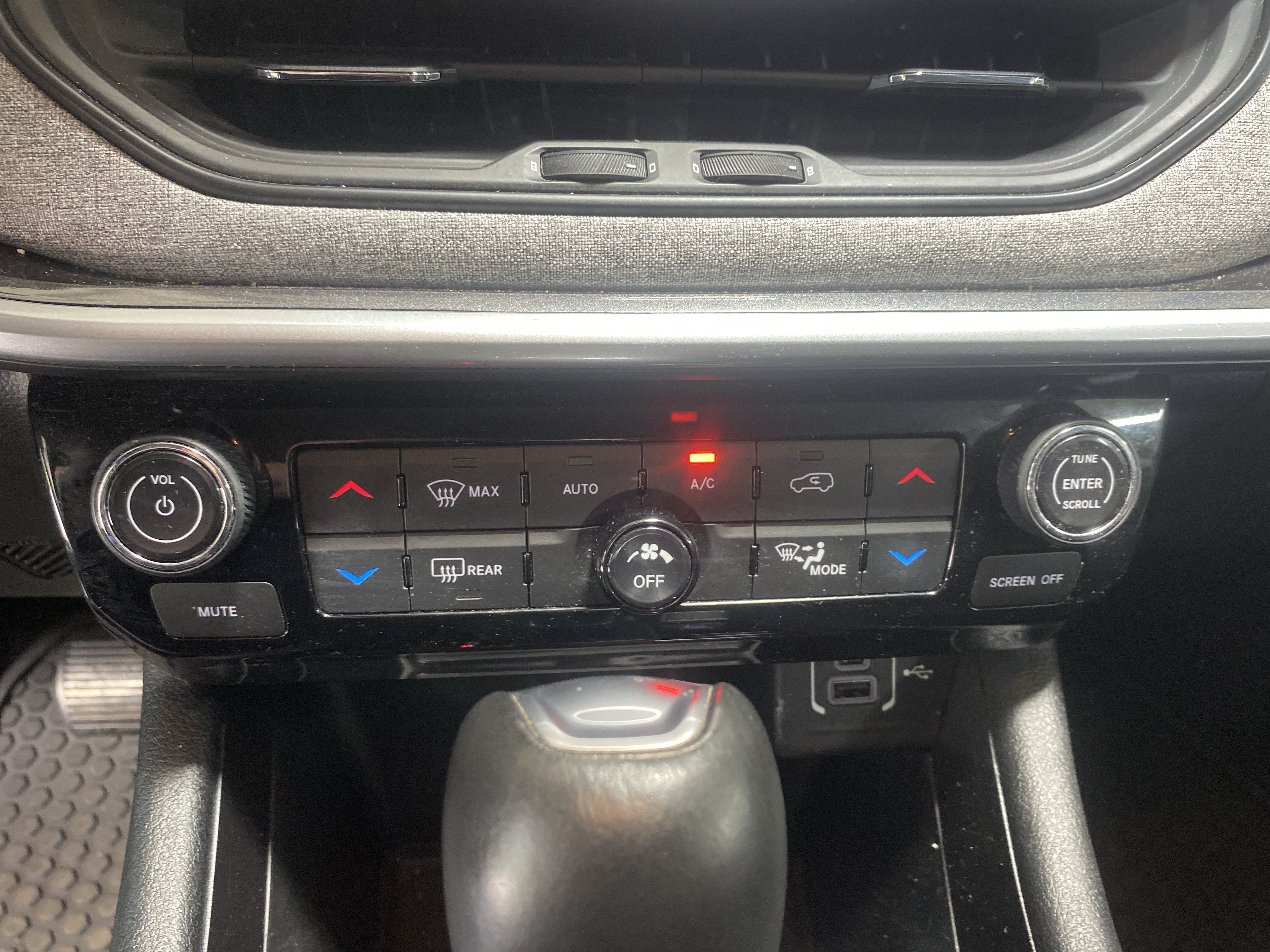 Used 2022 Jeep Compass Latitude w/ Convenience Group AWD/4WD image 22