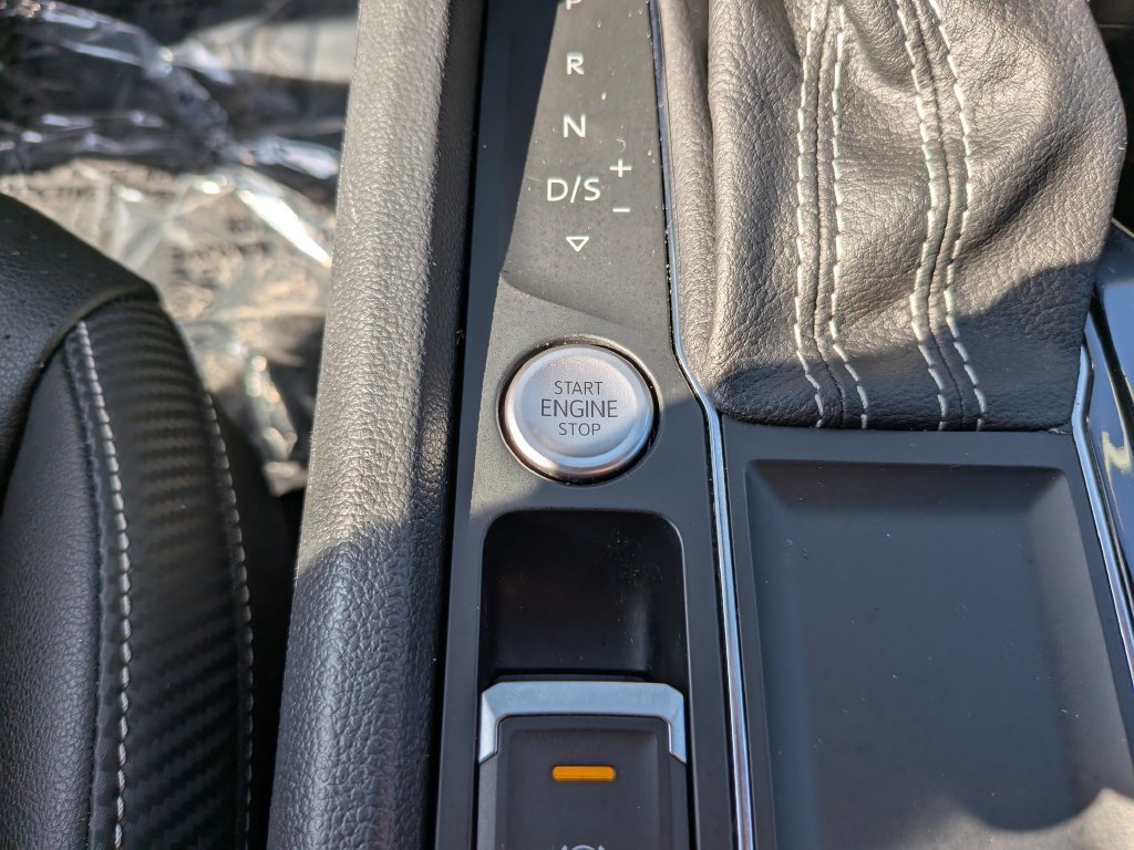Certified 2023 Volkswagen Atlas Cross Sport SE FWD image 27