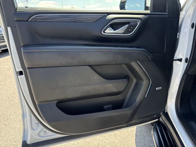 Certified 2023 GMC Yukon SLT w/ SLT Luxury Package AWD/4WD image 23