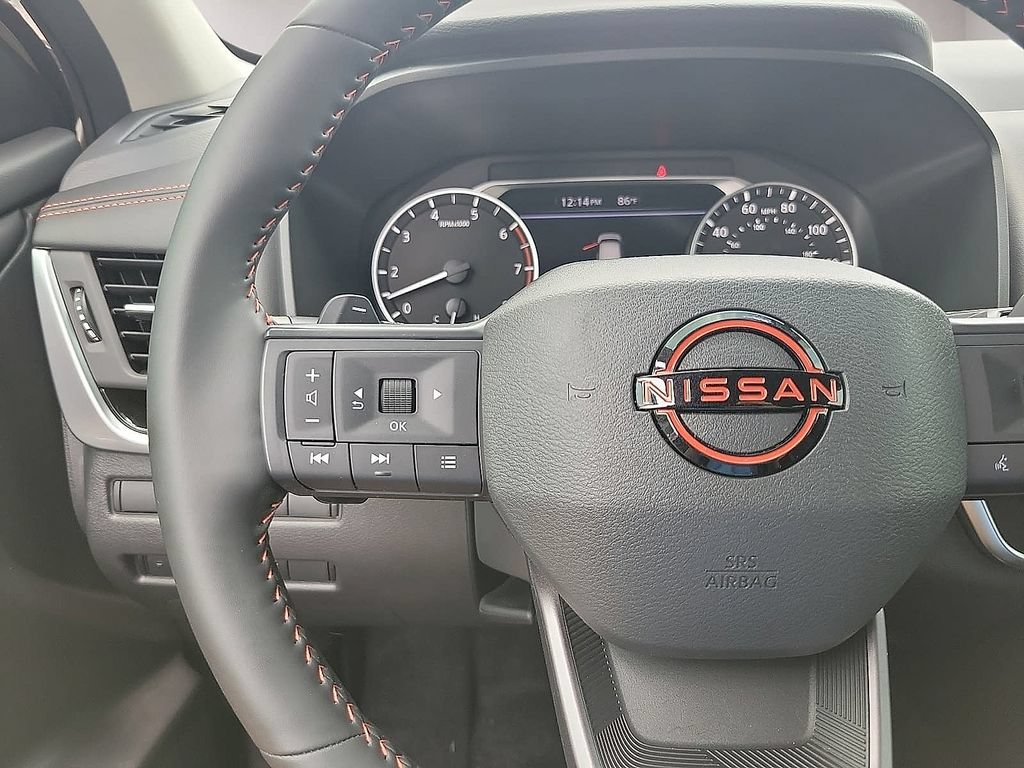 Used 2025 Nissan Rogue SV AWD/4WD image 18