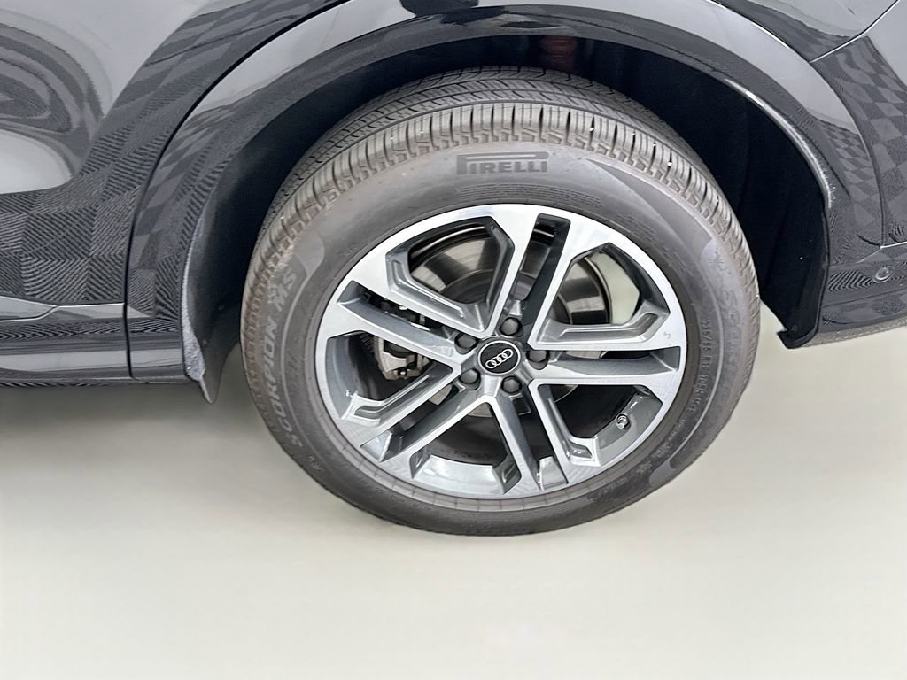 Used 2025 Audi Q5 Premium Plus w/ Premium Plus image 31