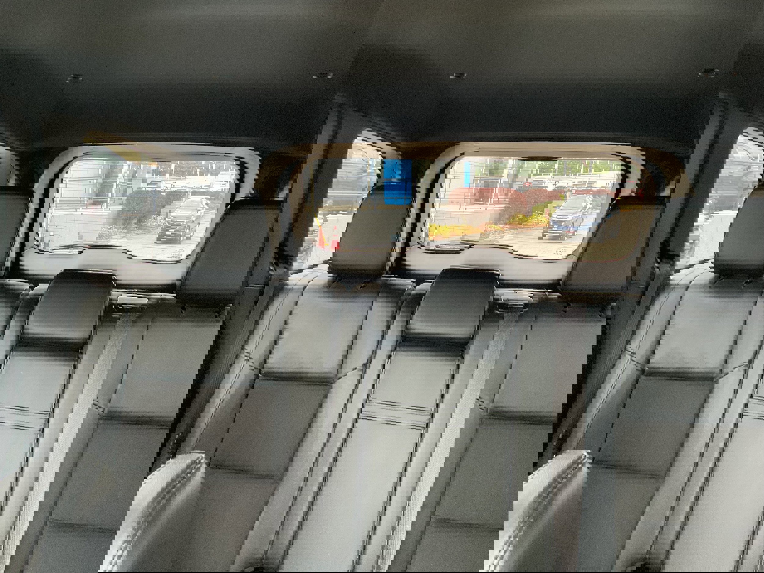 Used 2022 Jeep Grand Cherokee Laredo X image 10