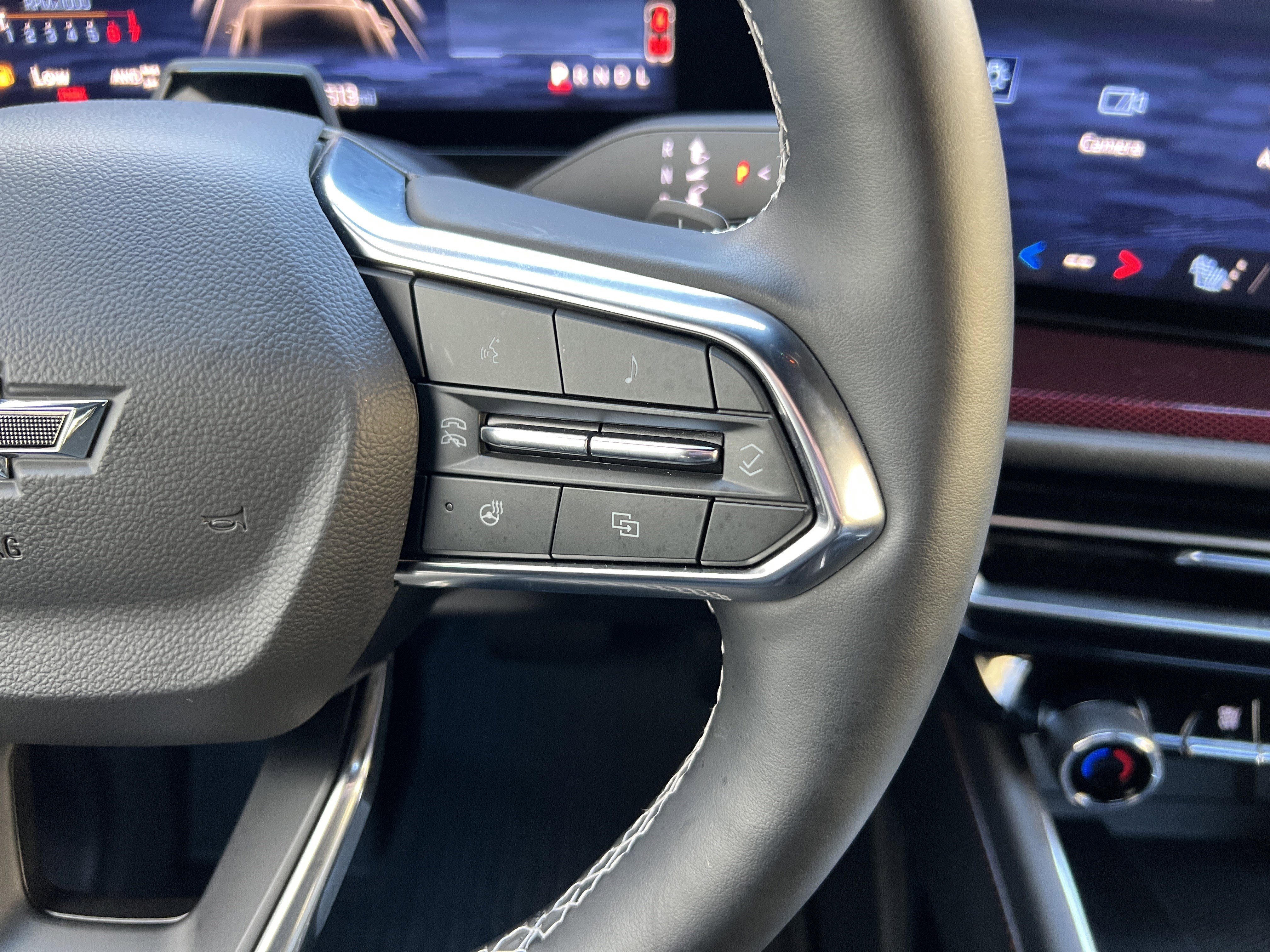 Used 2025 Chevrolet Traverse Z71 w/ Enhanced Driving Package image 32