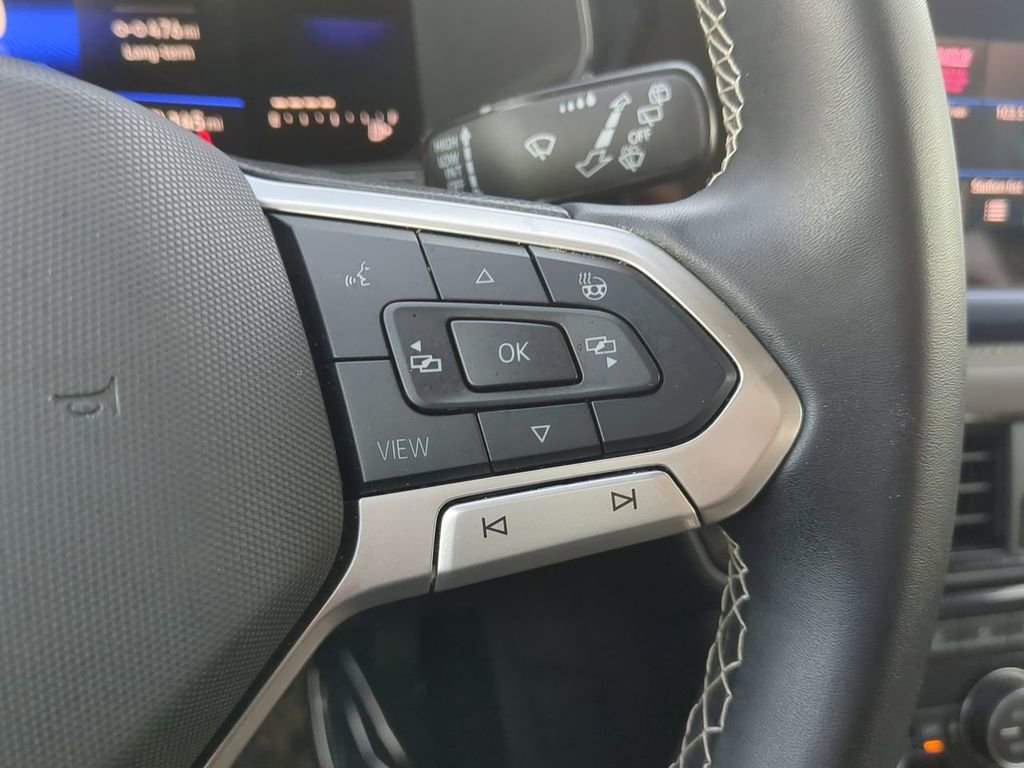 Used 2024 Volkswagen Taos SE image 27