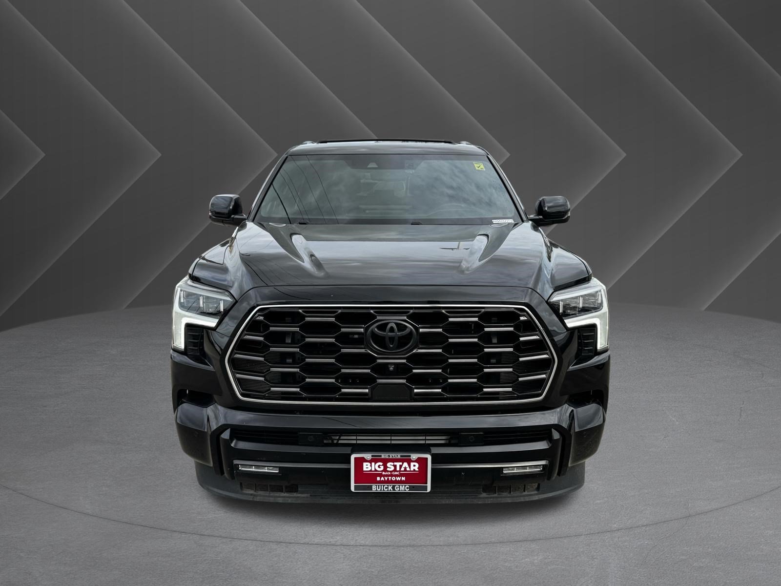 Used 2024 Toyota Sequoia Platinum AWD/4WD image 3