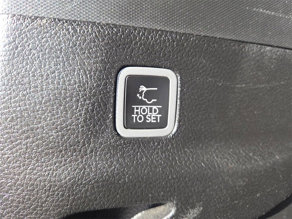 Used 2024 Jeep Wagoneer L Series II w/ Flexible Seating Group image 20