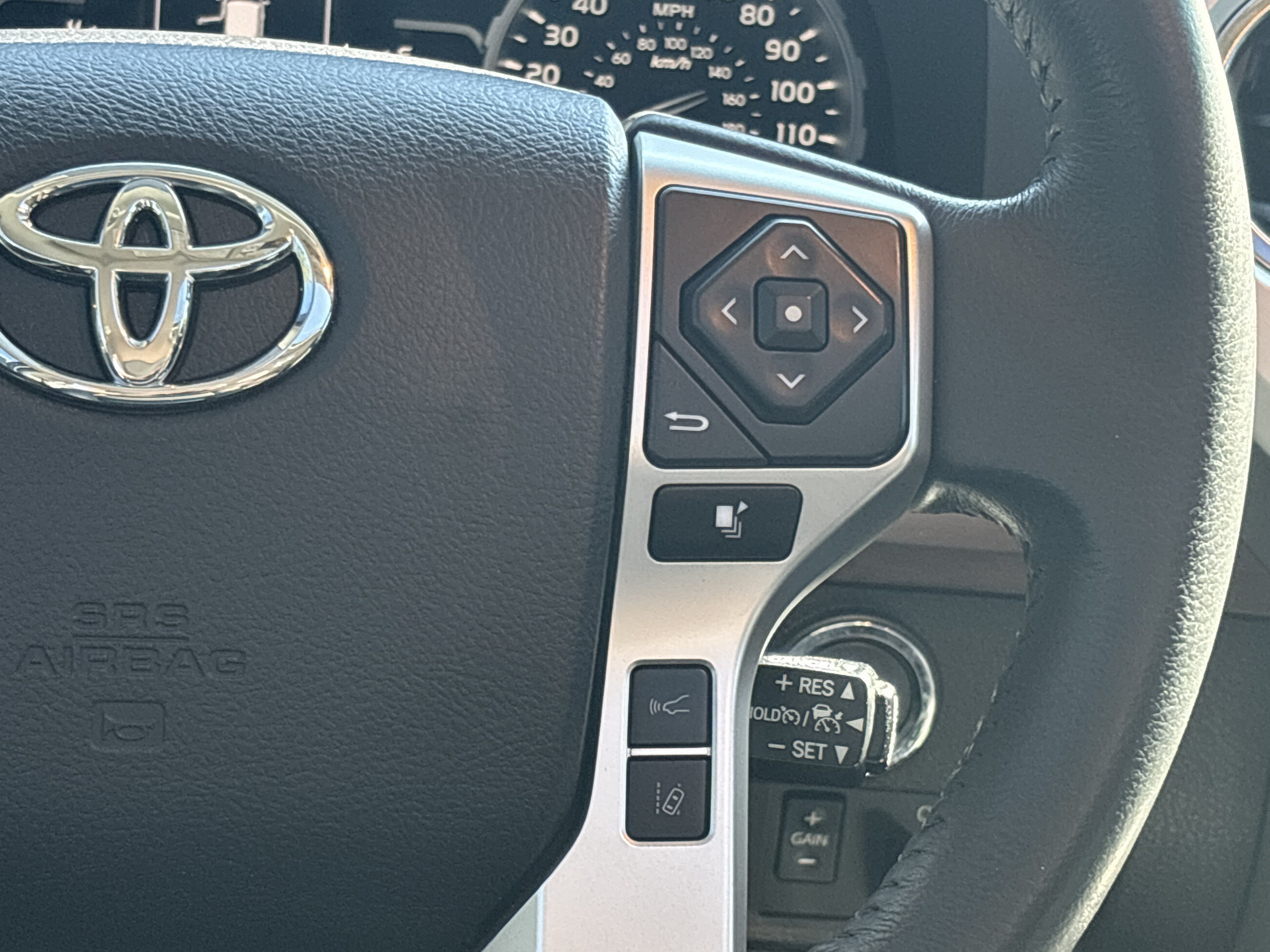 Used 2021 Toyota Tundra Limited w/ Limited Premium Package AWD/4WD image 23