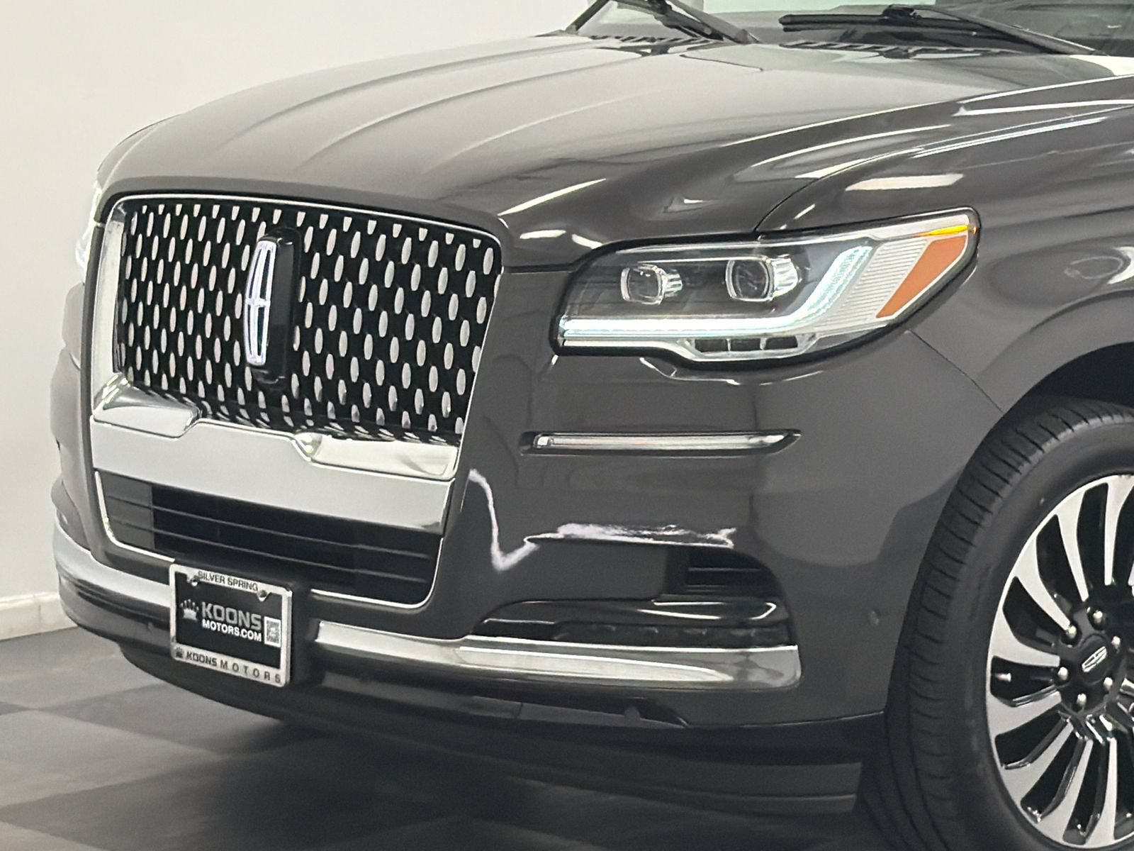 Certified 2023 Lincoln Navigator Black Label AWD/4WD image 2