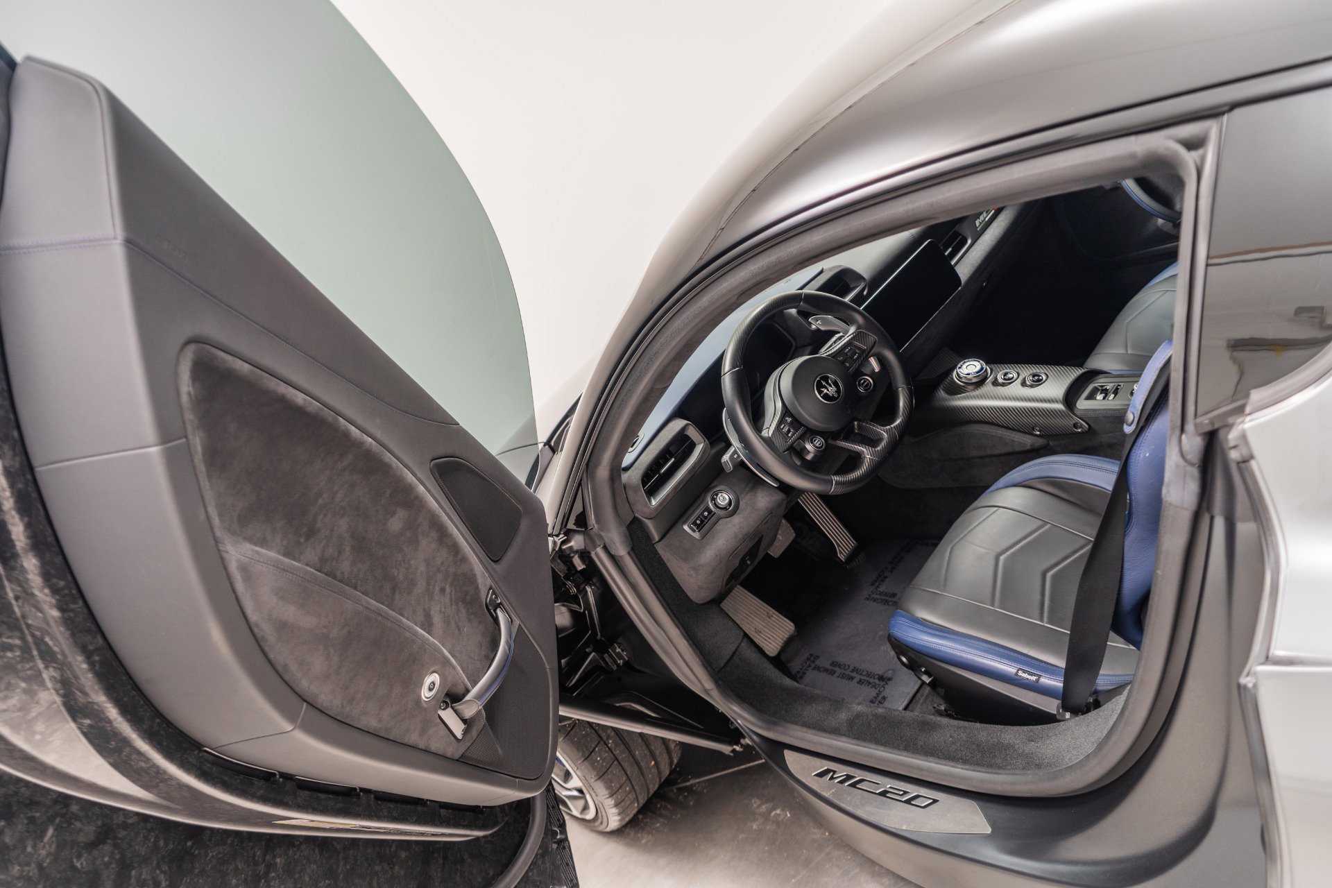 Used 2022 Maserati MC20 Coupe image 22