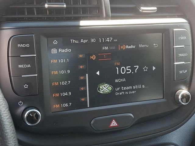 Used 2023 Kia Soul LX w/ LX Technology Package FWD image 3