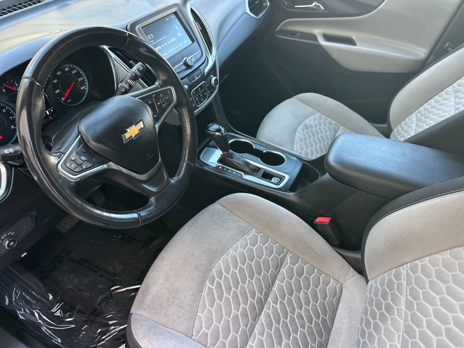 Used 2018 Chevrolet Equinox LT FWD image 12