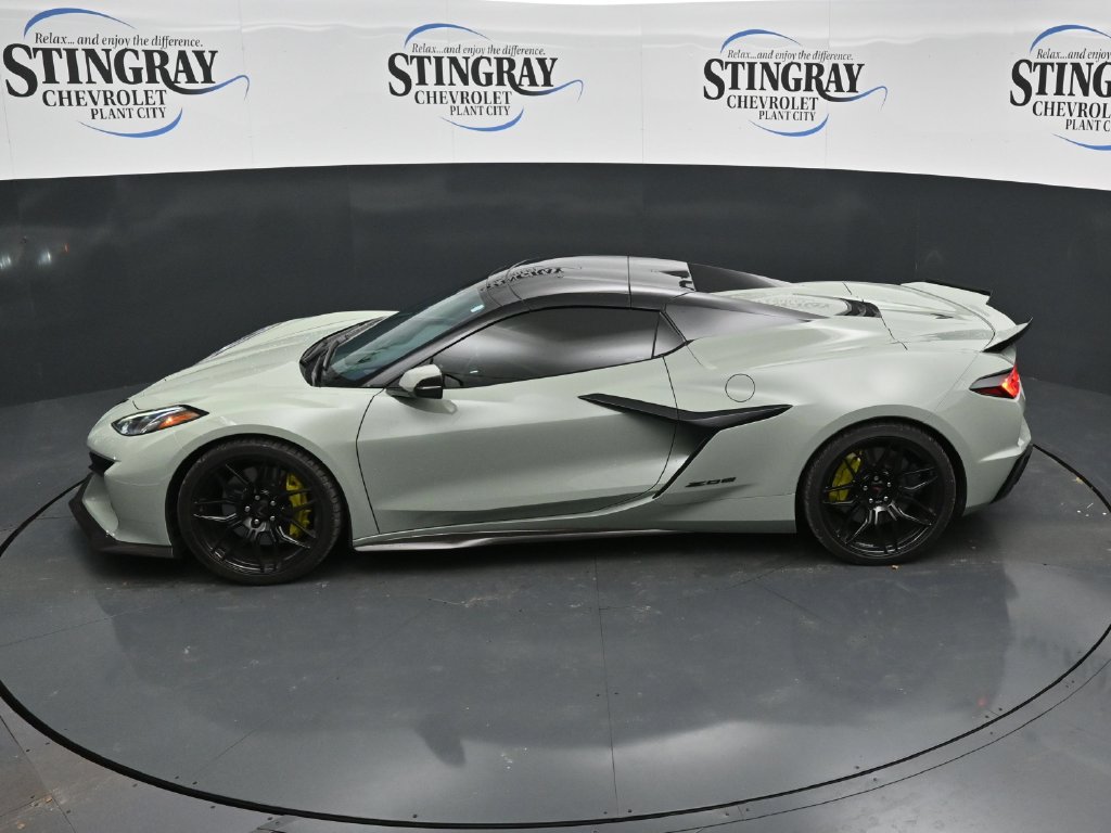 Used 2024 Chevrolet Corvette Z06 w/ Stealth Interior Trim Package RWD image 21