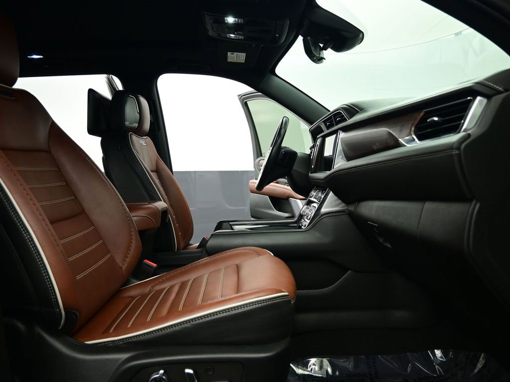 Used 2023 GMC Yukon XL Denali Ultimate image 30