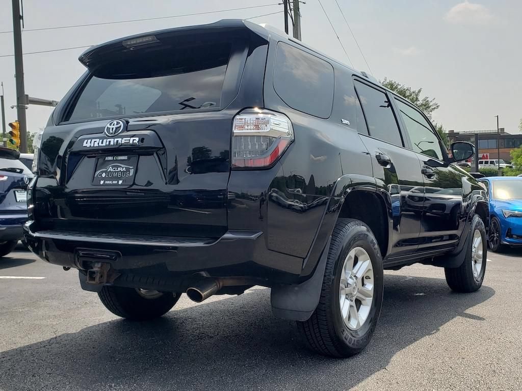 Used 2017 Toyota 4Runner SR5 AWD/4WD image 10
