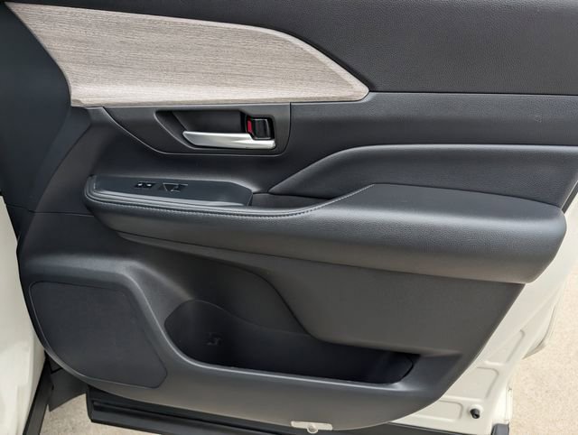 Used 2024 Toyota Grand Highlander AWD image 36
