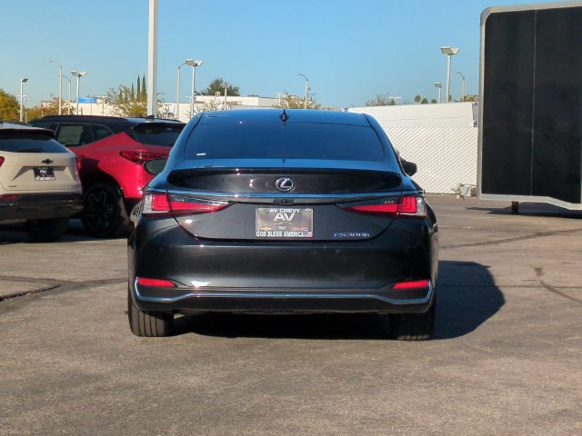 Used 2025 Lexus ES 300h w/ Premium Package FWD image 7