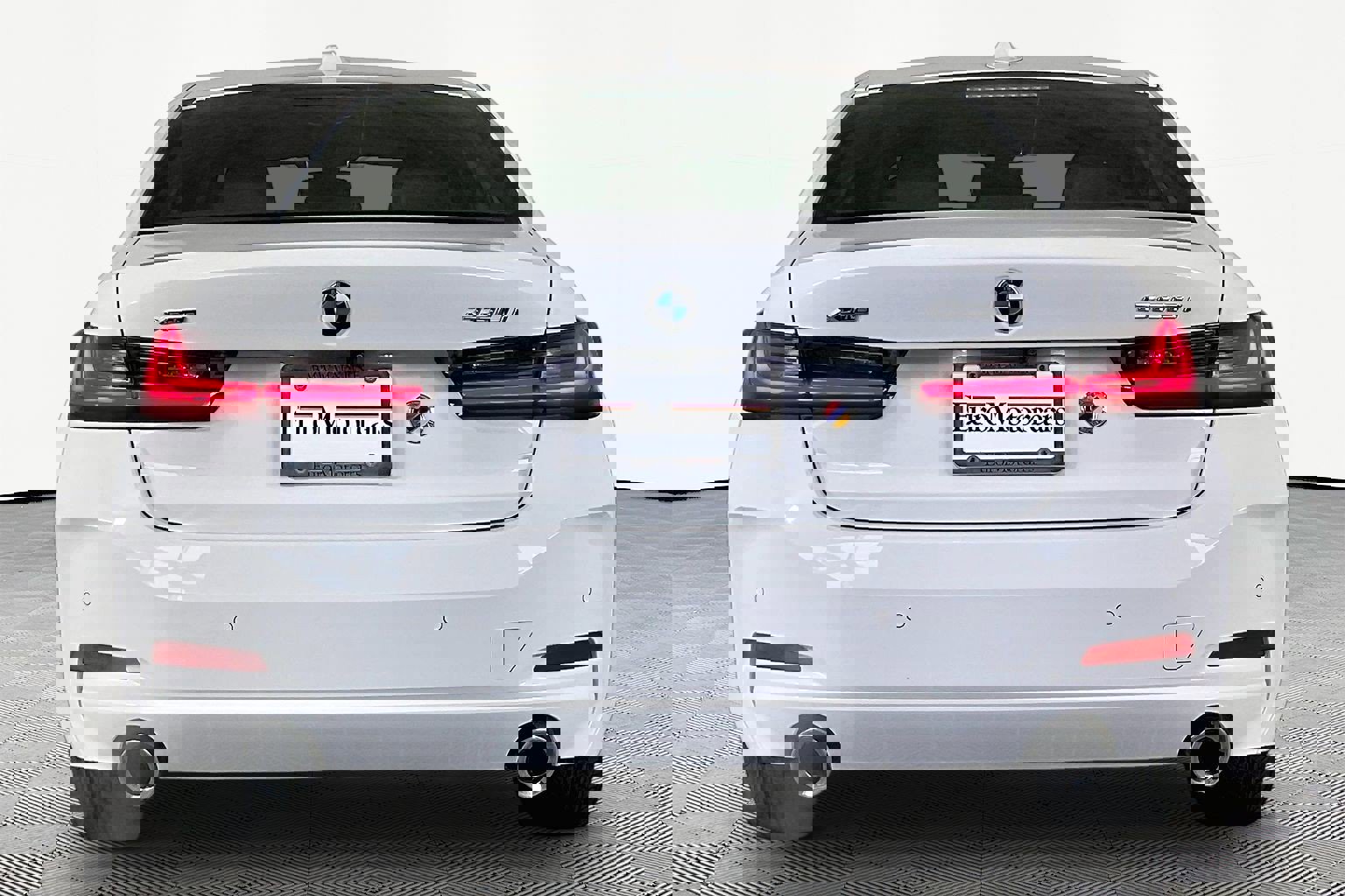 Certified 2025 BMW 330i xDrive Sedan w/ Premium Package image 7