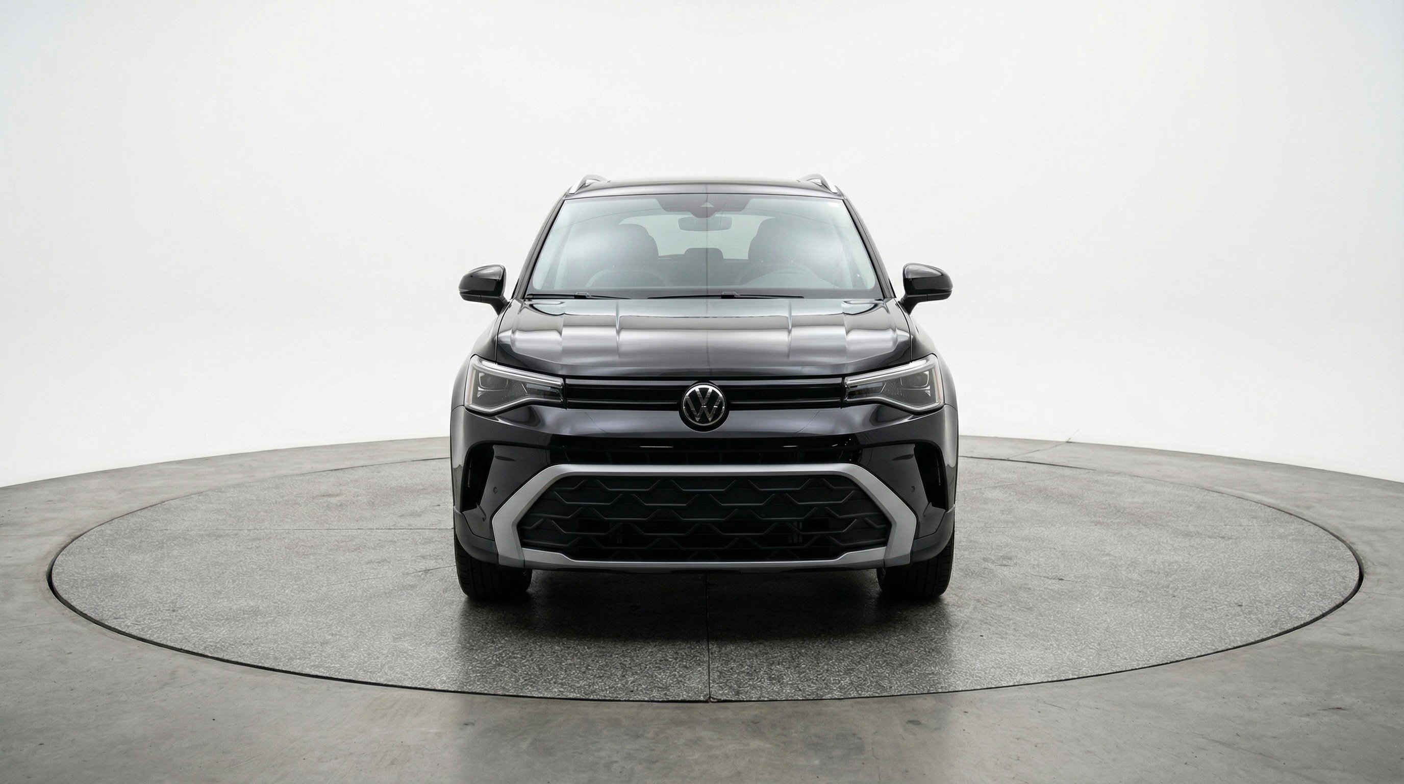Used 2025 Volkswagen Taos SE FWD image 2