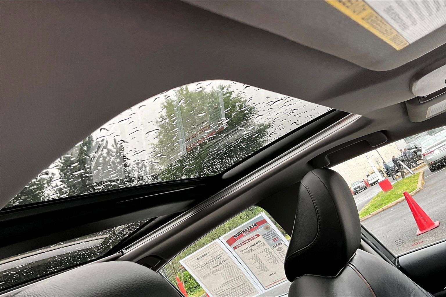 Used 2018 Toyota Camry XLE FWD image 21
