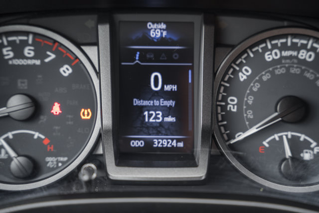 Used 2020 Toyota Tacoma TRD Off-Road AWD/4WD image 36