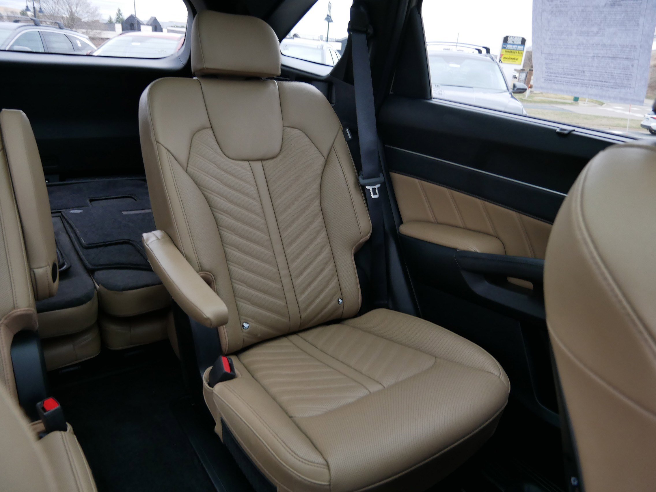 Used 2024 Kia Sorento SX Prestige w/ Olive Brown Leather Package image 14