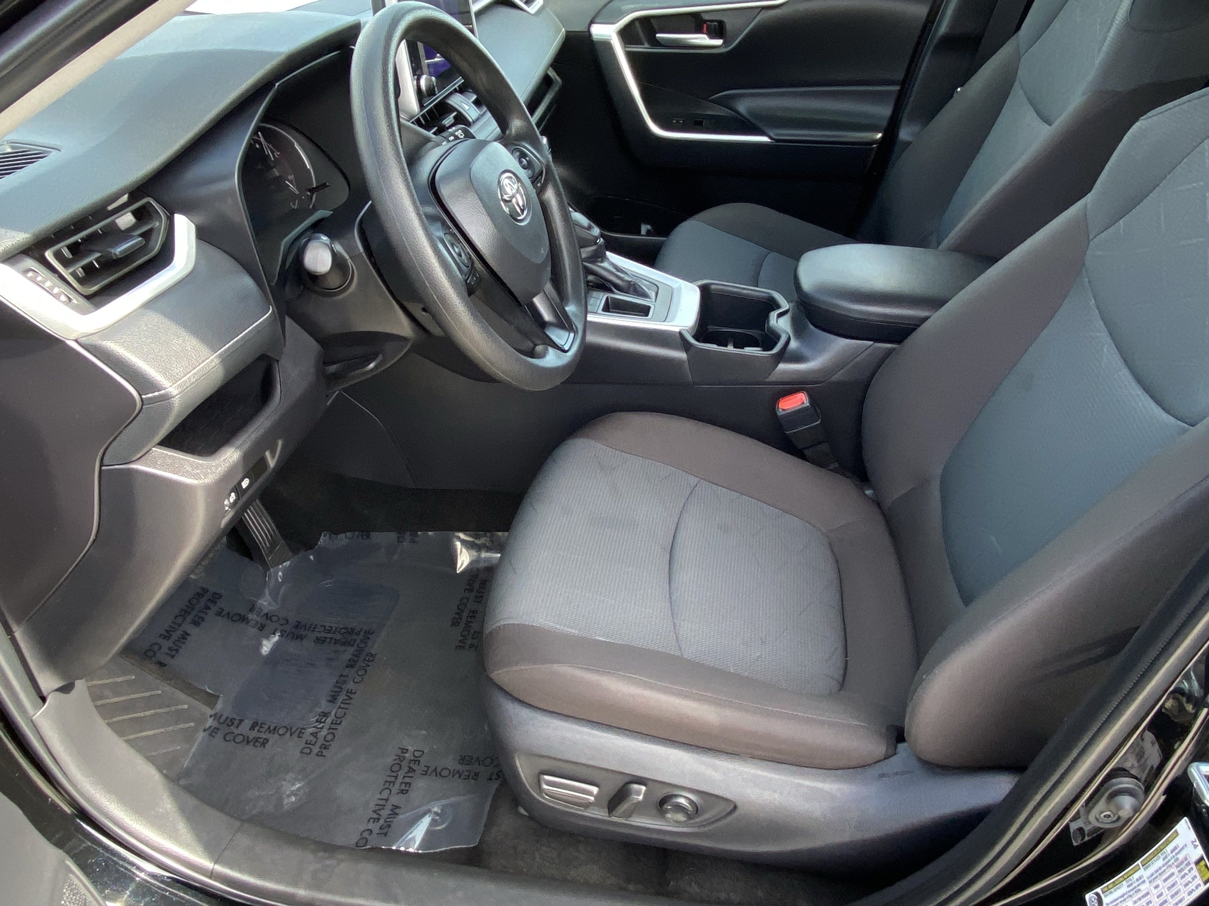 Certified 2025 Toyota RAV4 XLE FWD image 26