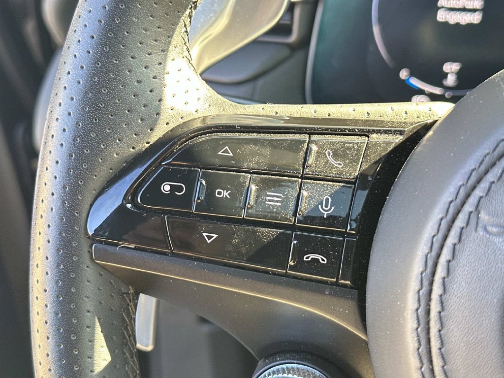 Used 2024 Maserati Grecale Modena AWD/4WD image 26