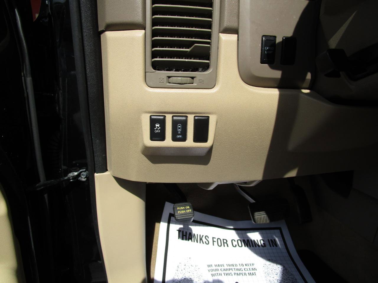 Used 2015 Nissan Titan SV image 17