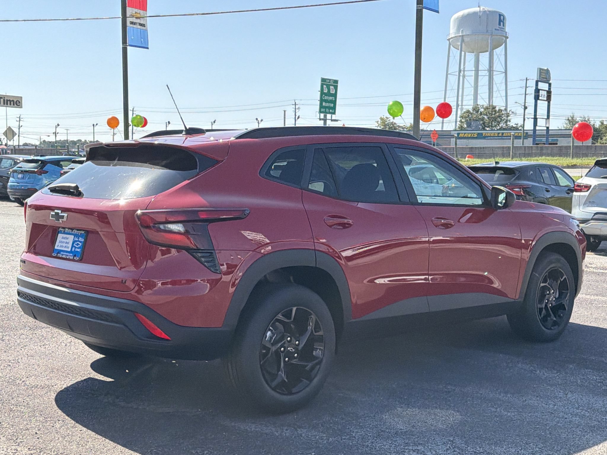 New 2026 Chevrolet Trax LT w/ Sunroof Package FWD image 7