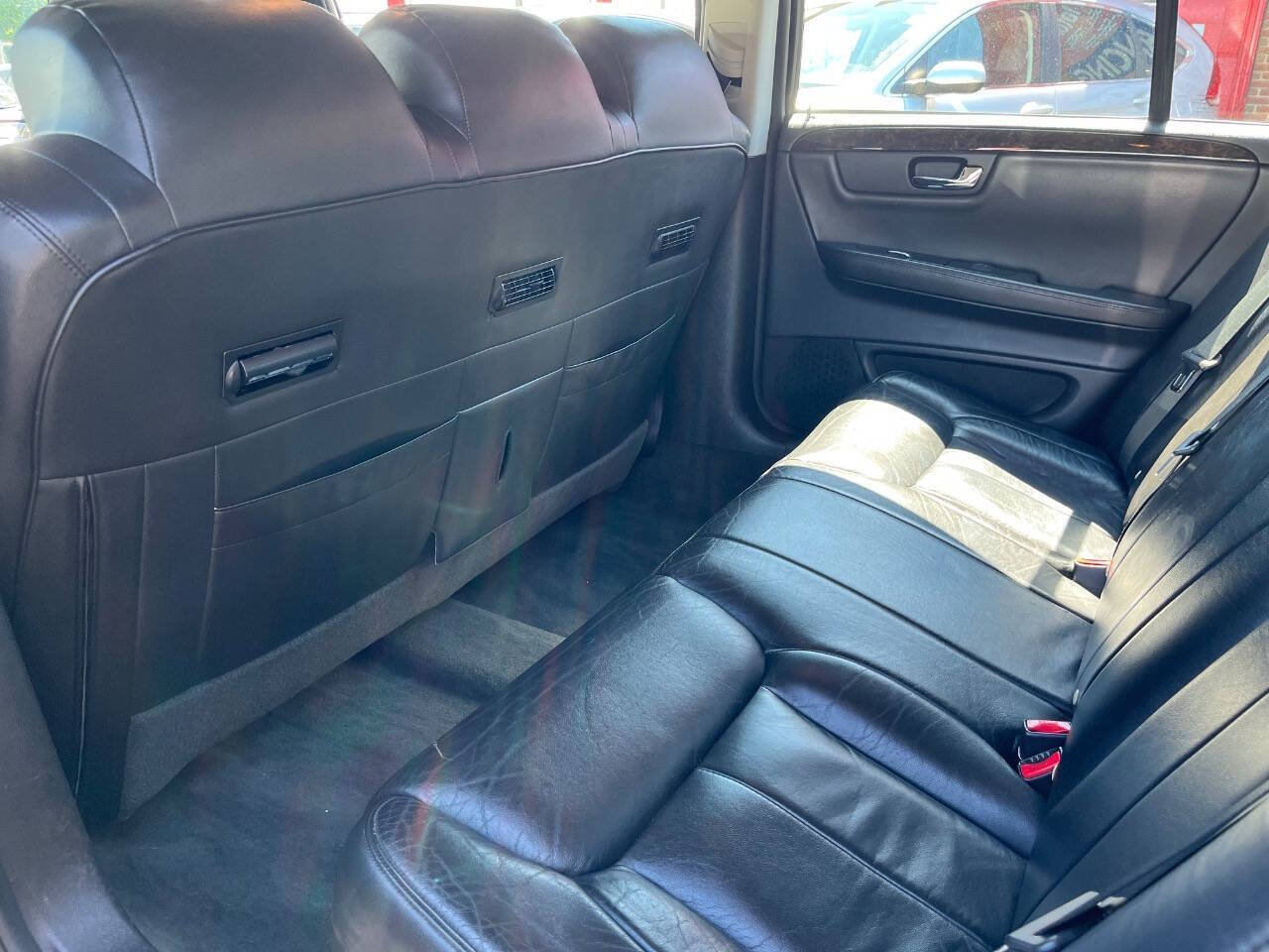 Used 2011 Cadillac DTS Limousine FWD image 15