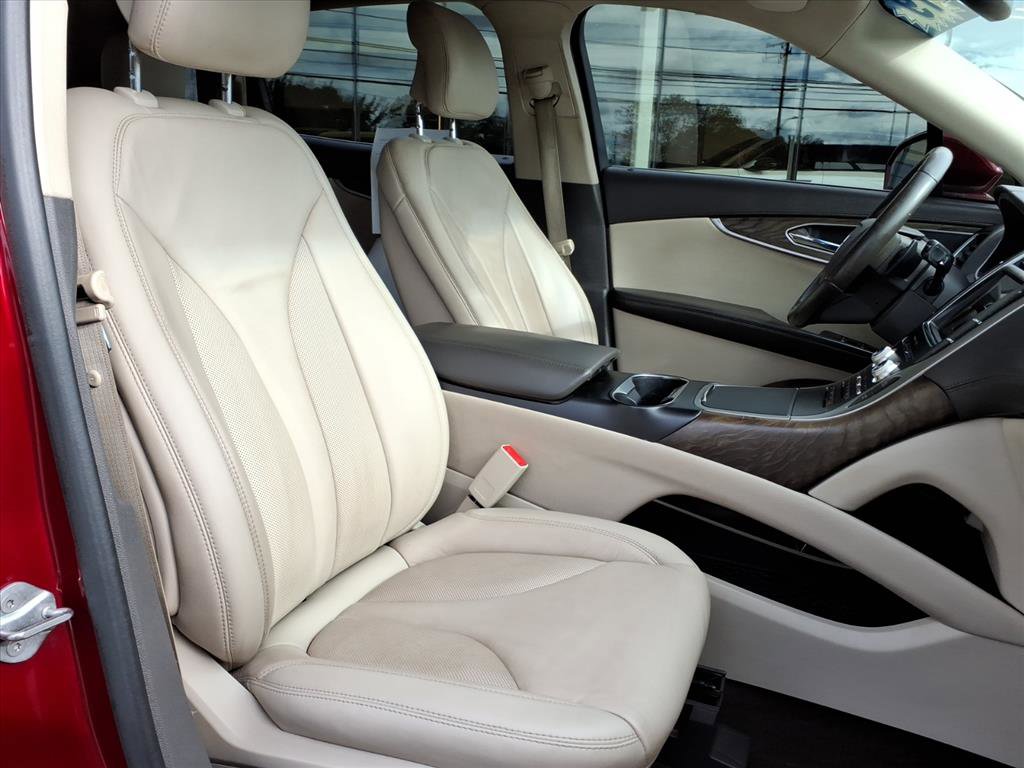 Used 2019 Lincoln Nautilus Select image 11