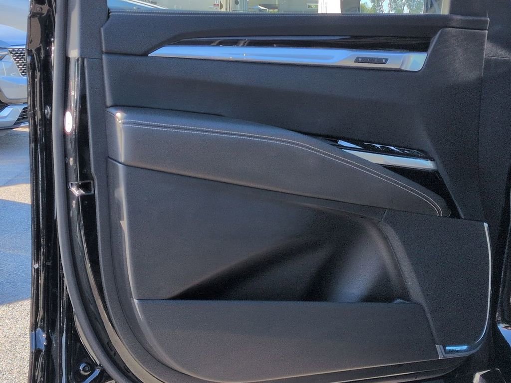 Certified 2025 Cadillac Escalade ESV Premium Luxury image 15