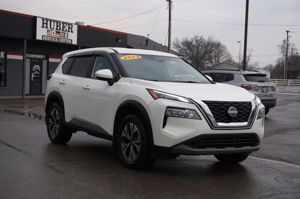 Used 2023 Nissan Rogue SV image 9