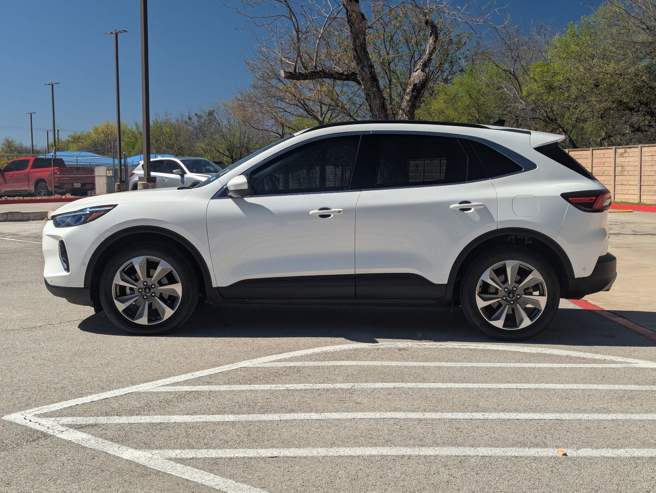 Used 2023 Ford Escape Platinum w/ Premium Technology Package image 6
