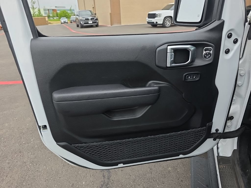 Used 2024 Jeep Gladiator Sport AWD/4WD image 9